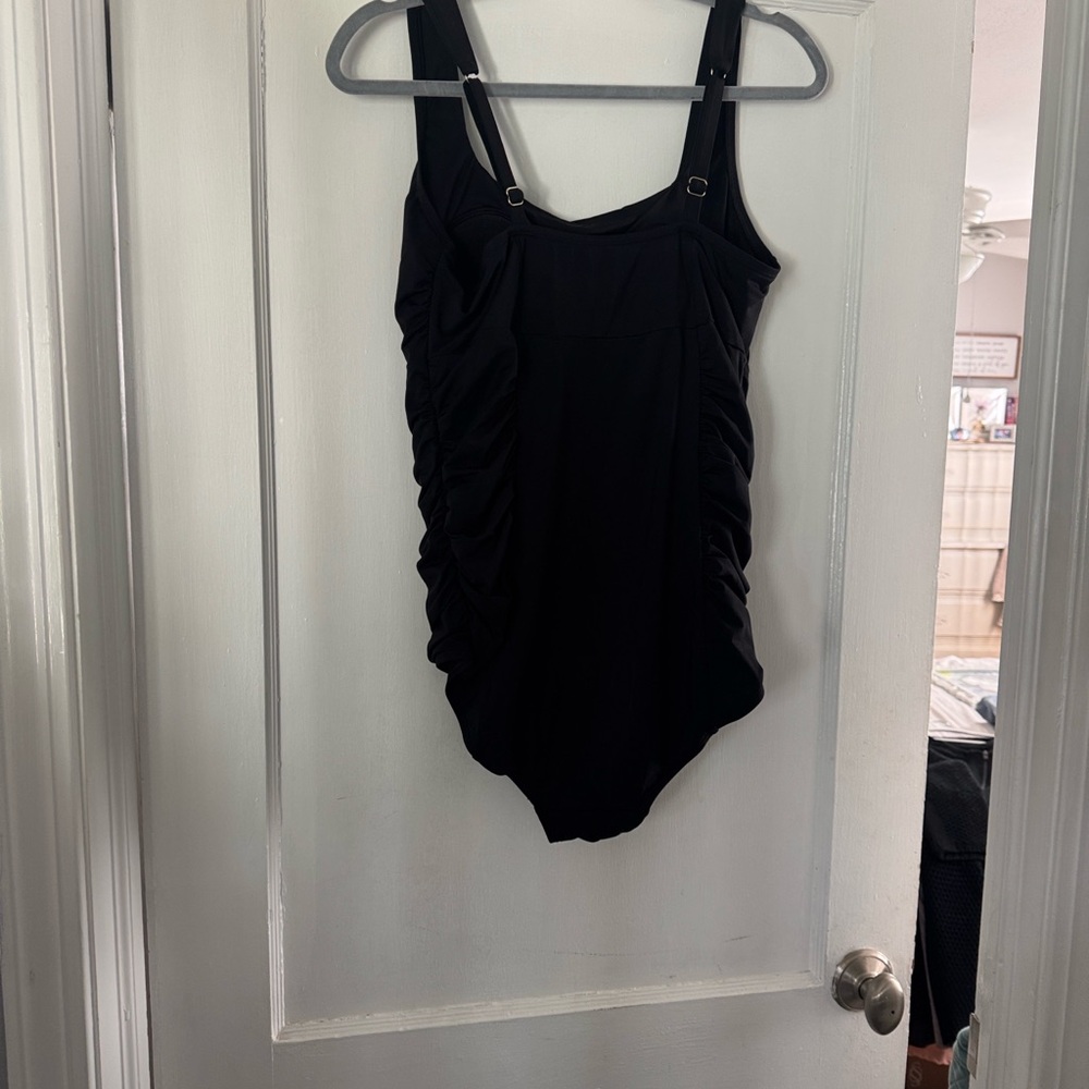 Lands' End Black Women's One Piece Swimsuit